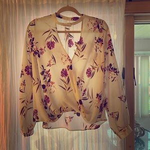 Lush floral vneck top